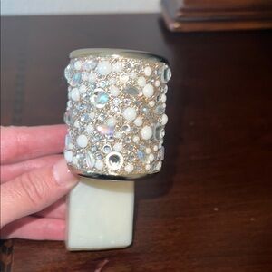 Elegant Crystal-Embellished wallflower